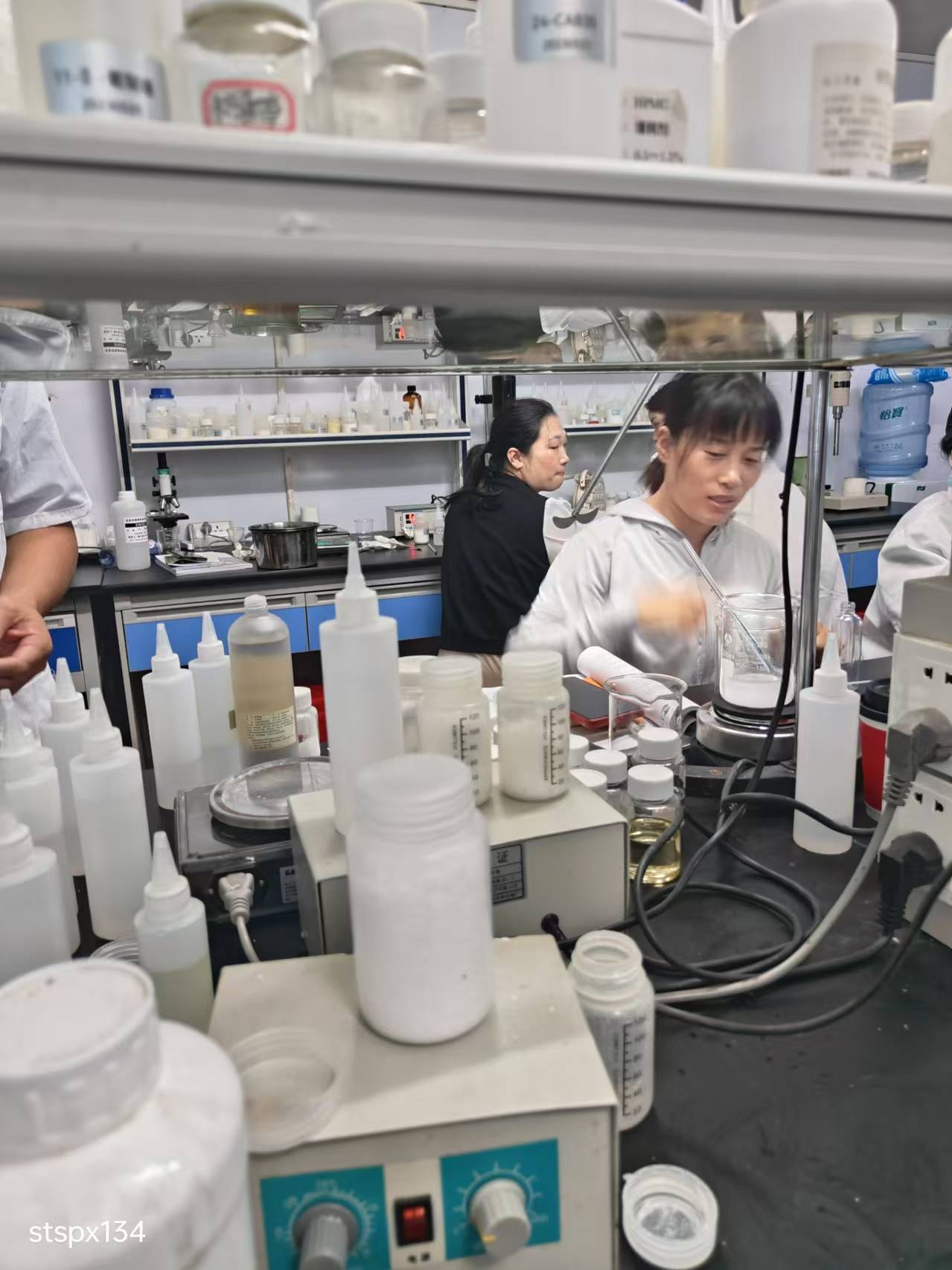 化妝品配方師技術培訓與證書考取指南 解鎖護膚品研發的實操課程與報名流程